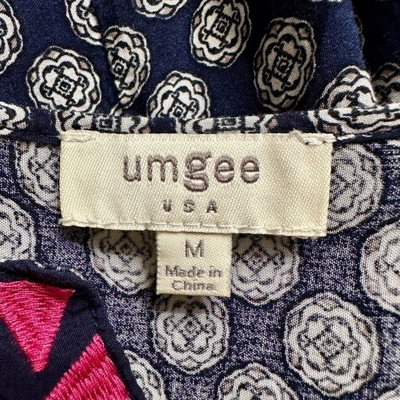 UMGEE, HI-LOW DRESS, WITH 3/4 SLEEVE. BLUE PAISLEY, V-NOTCHED NECK. SIZE M - Picture 8 of 9